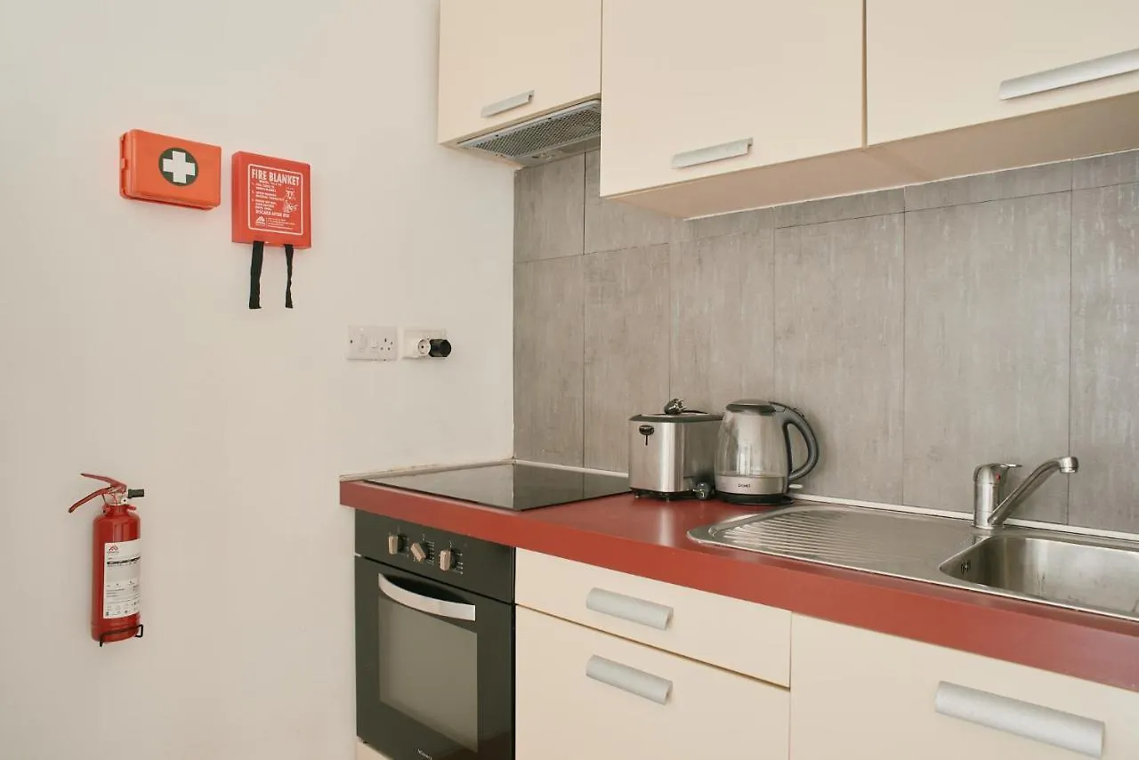 Porto By Shmoo! Apartment Is-Swieqi